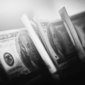 Las desventajas de la caída del dólar en relación a la moneda Colombiana